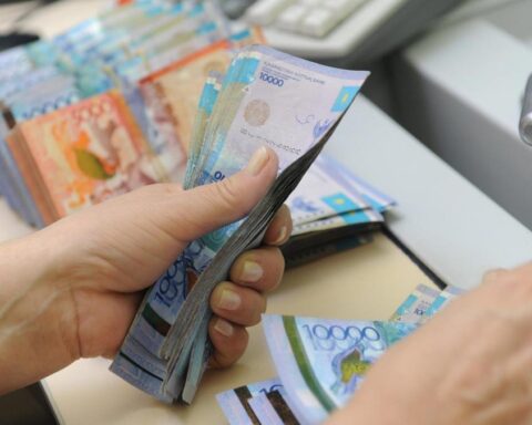 Казахстанцам из каких регионов заплатили самые больше соцвыплаты