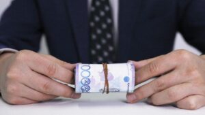 Кто должен платить налог при покупке жилья в Казахстане
