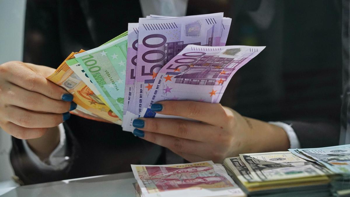 Наличные курсы валют в Алматы